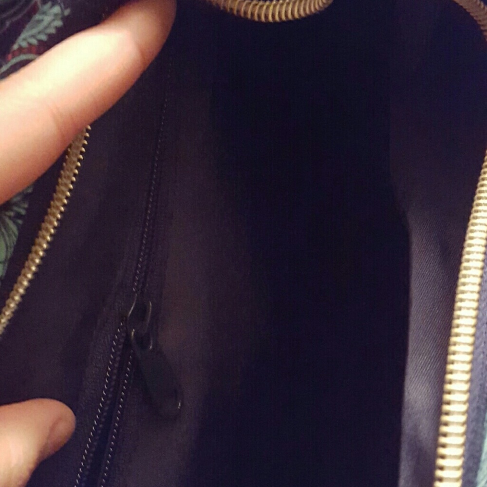 Purse - Picture 2 of 3